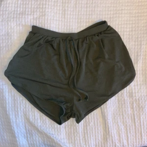 Bad/ bikini- shorts - Shorts från Zaful i strl S. Nästan aldrig använda. Bra skick!