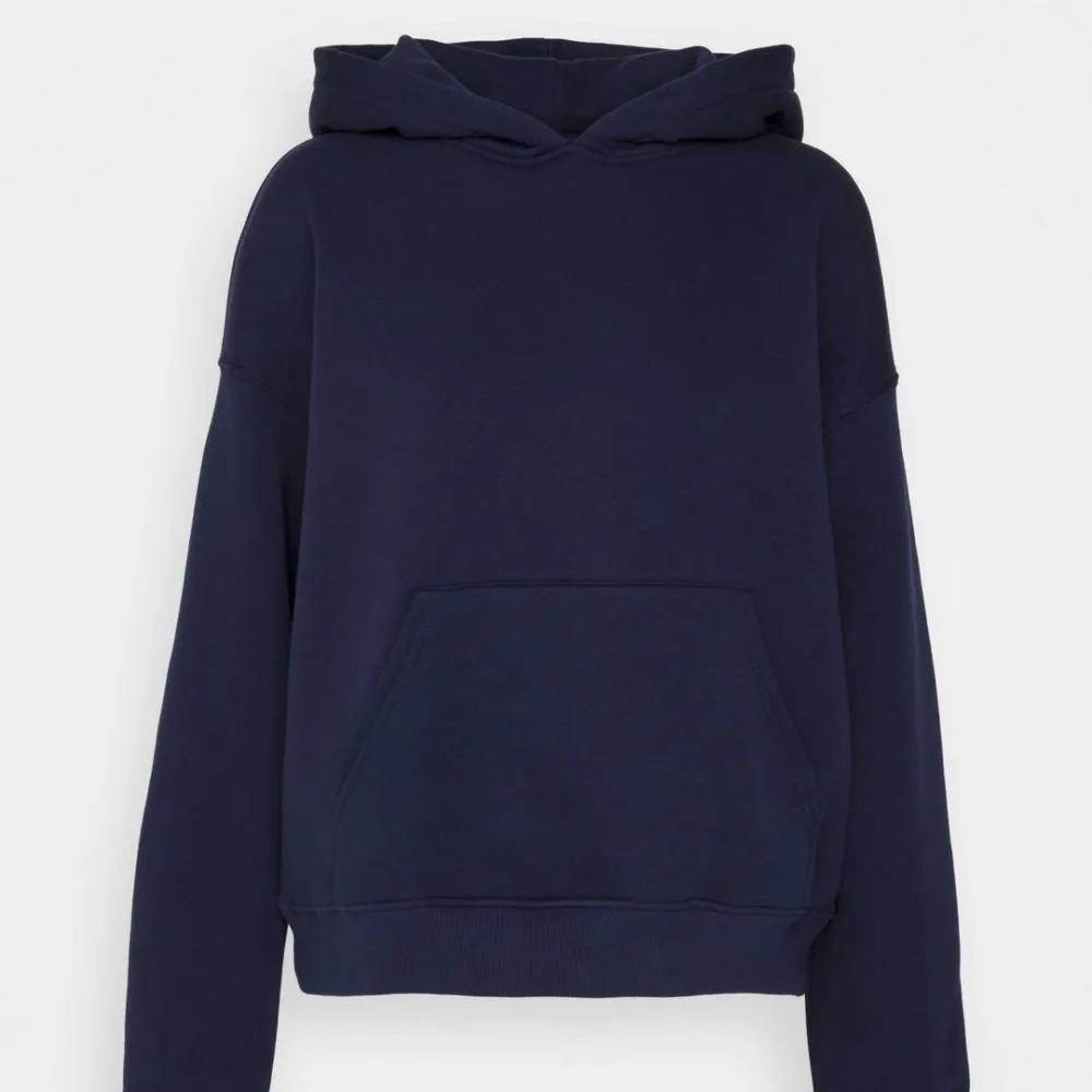OBS ENDAST BYTE! Har denna hoodie från Gina i strl M, undrar om ngn har en i S/XS och kan tänka sig att byta!💞 Den är lite oversized på mig som brukar ha S💞. Hoodies.