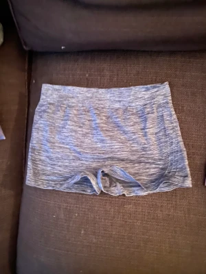 Träning shorts  - Väldigt sköna tränings byxor i storlek xs/s.  Köpt för typ ett halvår sen har använt dom Max 4 gånger 