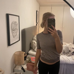 Hm tröja - Säljer denna stickad hm tröja🩷 i storlek xs 🌸🌸