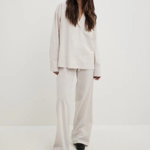 Pyjamas  - Säljer denna fina och mysiga pyjamas. Perfekt nu till hösten💕hör av er vid frågor 