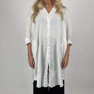 Vit skjortklänning från H&M i storlek 38❤️