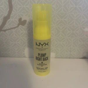 Primer - Säljer denna helt nya primer, endast använd 1 gång! 💞 100kr + 45kr frakt ⭐️