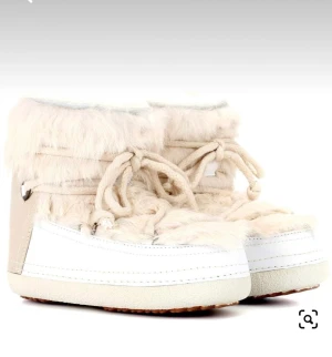 Inuikii fur boots - Jättefina och unika inuikiis❣️använda en vinter, kontakta för egna bilder! Storlek 40 men passar mig som har 38. Nypris ca 4000kr💕