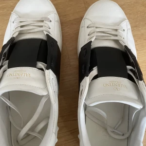 Valentino  - Köpte denna på Plick och säljaren ska köpa tbx skon 