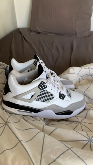 Jordan 4 - Hej säljer mina Jordan 4