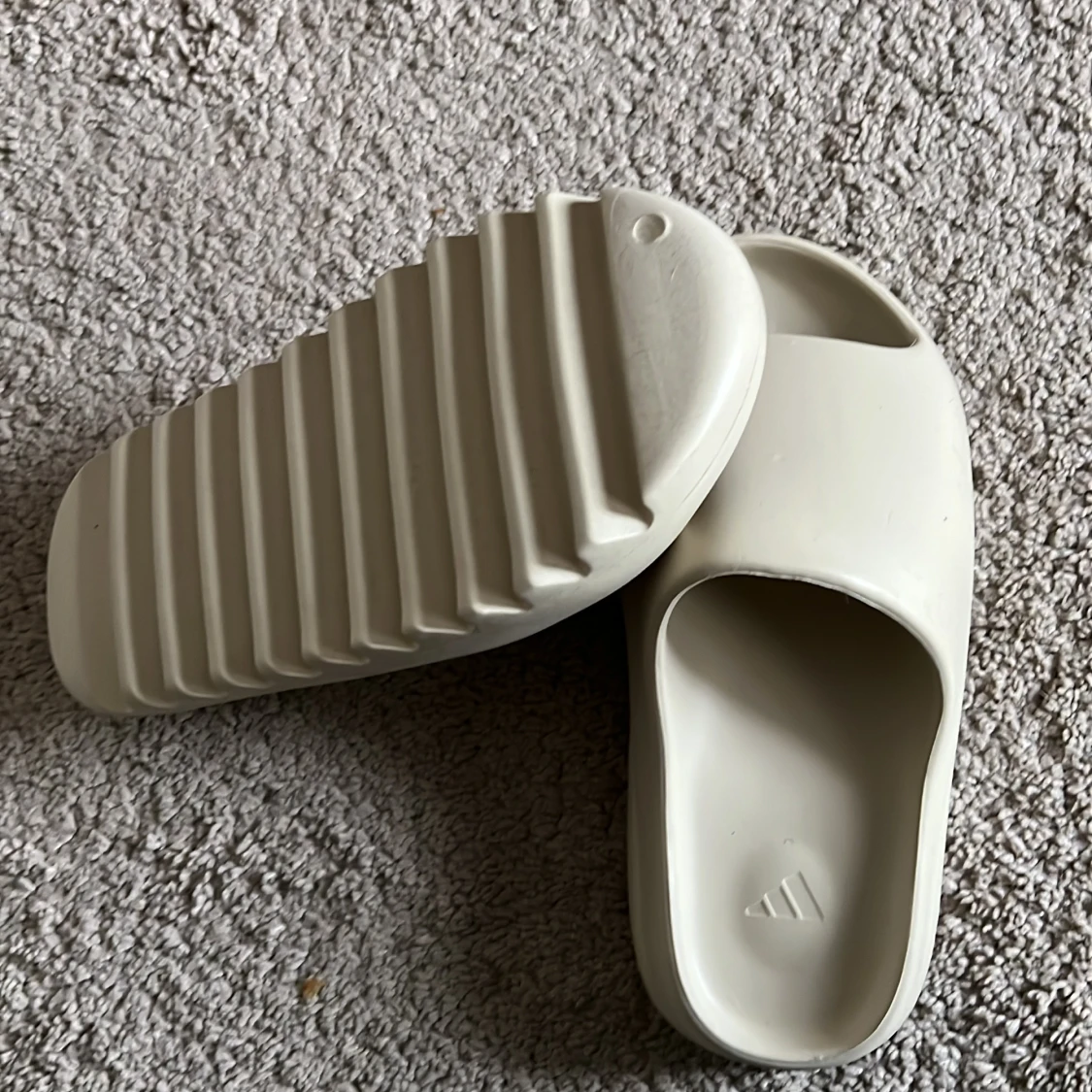 Yeezy slides - 90