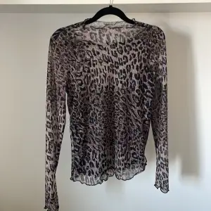 Mesh topp med leopard mönster från Vero Moda