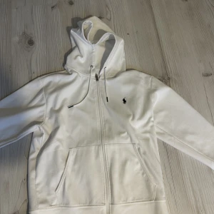 Polo ralph Lauren kofta - Polo kofta i storlek medium som endast är använd 2 gånger