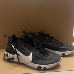Nike react - Nike react, bra skick. Använda fåtal gånger. Storlek 37,5. 