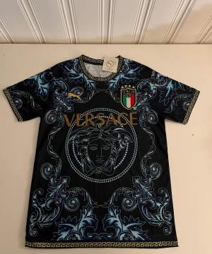 Italien x Versace  Storlek S