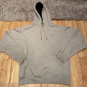 Vintage champion hoodie  - Vintage champion hoodie i strl M, fint skick. Sparsamt använd.