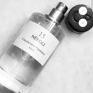 Mer än 50% rabatt på NEROLI 15 parfym/ är samma doft som Tom Ford Neroli Portofino - NEROLI 15  Eau De Parfum (50ml)  Gender: Unisex   Olfactory Family: Citrus   Top note: Bergamot/Mandarin/Lemon  Heart note: African Orange Blossom/Jasmine/Neroli  Base note: Amber/Ambrette/Angelica 
