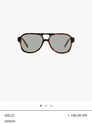 Glasögen  - Säljer dessa super fina corlin glasögon som aldrig är använda.