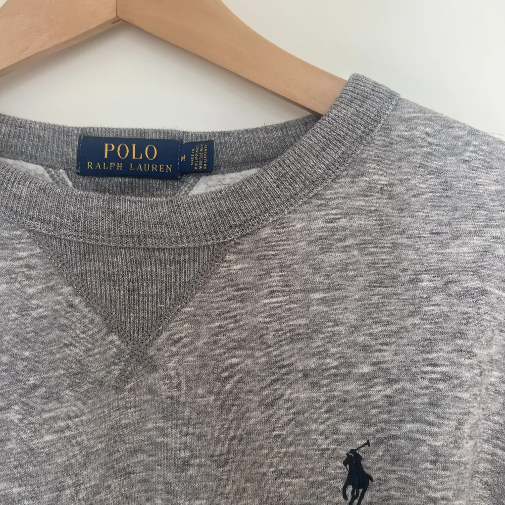 Grå tjocktröja från Ralph Lauren i storlek M🩶. Tröjor & Koftor.