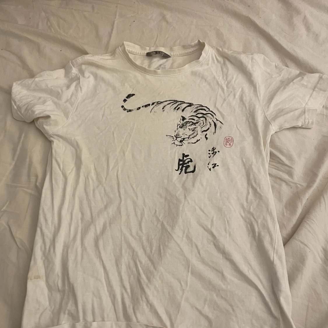 vit tshirt med tryck