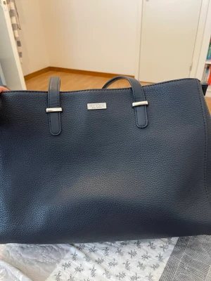 Don donna väska - En jättefin don donna väska i perfekt skick.