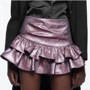 Fin kjol från zara, hör av er för intresse