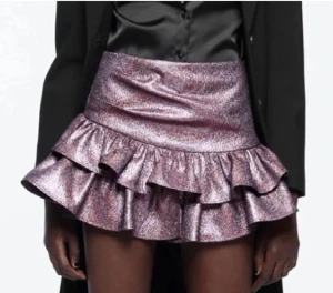 Kjol - Fin kjol från zara, hör av er för intresse