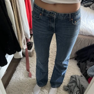 Låga Jeans - Lågmidjade och bra kvalite. Använda cirka 3 ggr. 