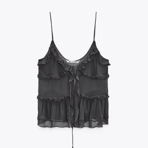 Zara topp - Säljer min oanvända zara topp då den ej har kommit till användning. Skriv för egna bilder. Köparen står för frakten!💕