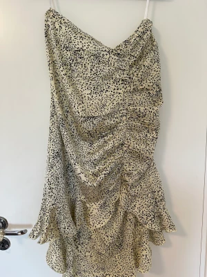 Leopardmönstrad långkjol - Leopardmönstrad långkjol med resorband där bak vilket gör det stretchigt😍🤩