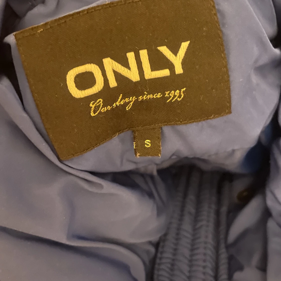 snygg blå dunjacka  - 91