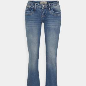 Supersnygga och sköna ltb jeans i modellen valarie! Skulle säga storlek 36-38💕Långa i benen!