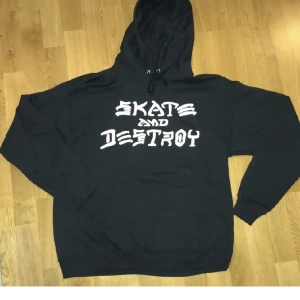 Nya thrasher hoodie - Storlek M brand new 