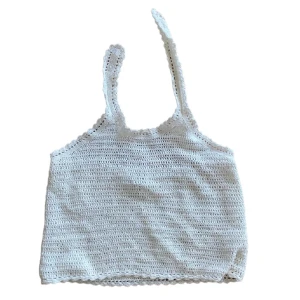 Virkat linne - Super sött virkat linne köpt på secondhand från Lindex! står ej storlek men liten i storleken så skulle säga xs/xxs