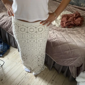 Kjol - Lång kjol aldrig använd 