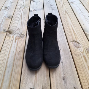 Svarr känga - Svart känga i storlek 33