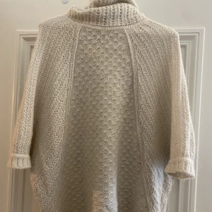 Stickad turtleneck tröja  - Som ny