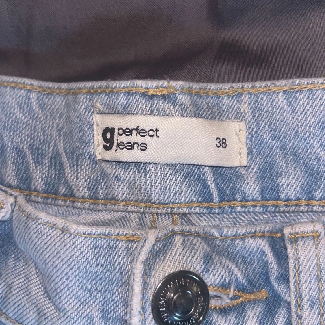 Populära snygga jeans från Gina  - 90