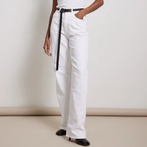 Jeans från NA-KD - Vita oanvända jeans från NA-KD med prislapparna kvar 🤍 Strl 40 ✨ Nypris 499kr