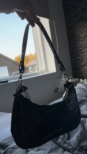 Väska - Väskor 1 från Shein 2 från Gina både för 40kr bara 