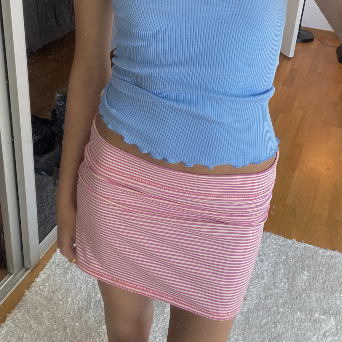 Handgjorda toppar och kjolar