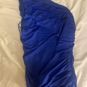 Blå topp  - Fin blå topp från bikbok i storlek xs