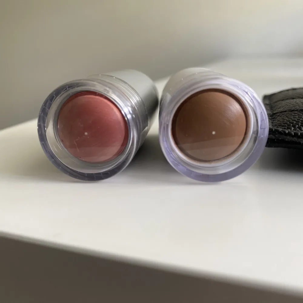 Shade Werk lip/cheek mini och matte bronzer shade baked mini. Endast testade passade inte mig, de är båda spritade och rena.. Accessoarer.