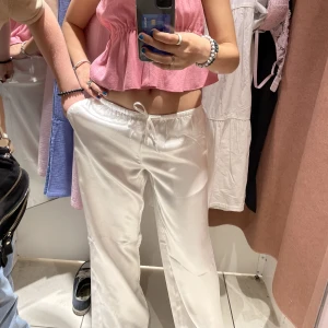 Lågmidjade linnebyxor - Ett pr sarong byxor som jag inte tycker passar mig så bra! Aldrig använda! 