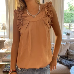 Siden tröja - Säljer denna super snygga tröja😍