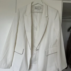 Vit kavaj - Aldrig använd