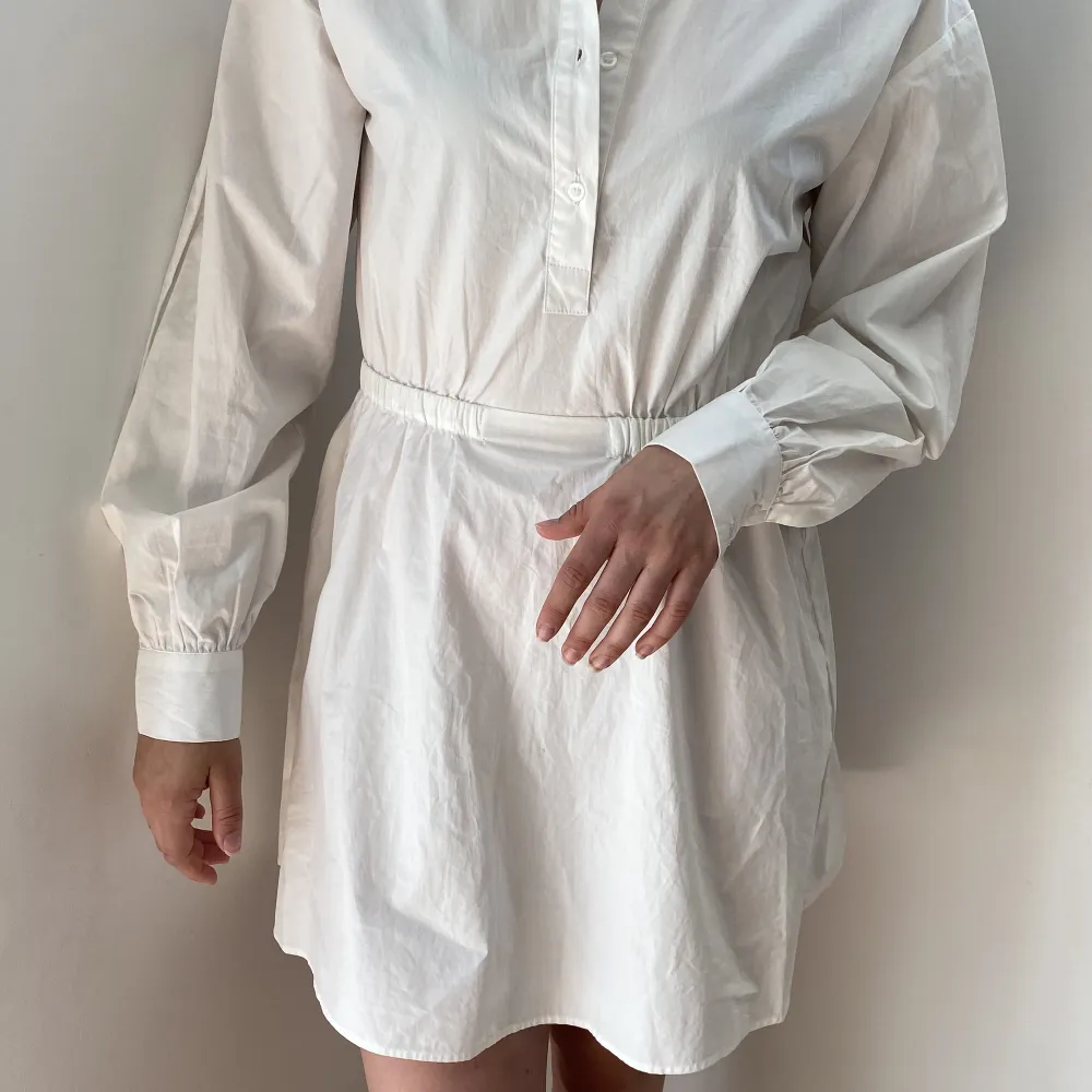 Snygg skjortklänning från NAKD! Knappt använd, i storlek xs🌼 Frakt tillkommer . Klänningar.