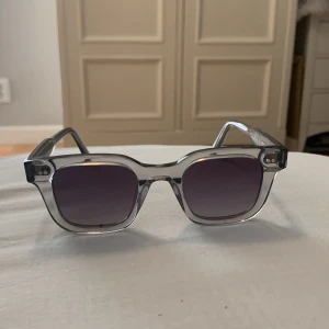 Chimi grey 04 - Helt nya Chimi glasögon, har låda och jag vill byta saker mot dem men kan även ta pengar. Swisha ska göras först innan jag skickar iväg dem 