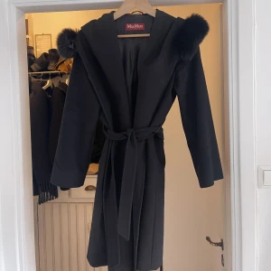 MaxMara kappa  - MaxMara kappa  Modellen heter Mango  Mycket fint skick 