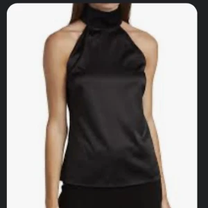 Satin Topp - jättefin satintopp från Gina. endast använd ett fåtal gånger, skriv för egna bilder!