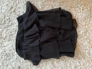 Volang kjol - Kjol som knappt blivit använd, först till kvarn!