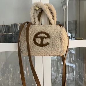  TELFAR BAG  - Min älskade telfar väska slutsåld & limited edition.  Återsäljs för runt 5000kr 