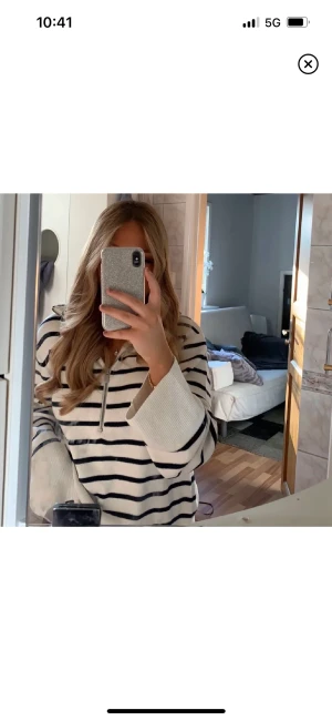 Tröja - Superfin tröja från Kappahl men köpt här på plick. Säljer nu vidare då jag inte använder denna längre.