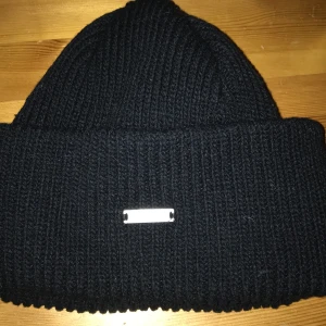 Mössa  - Sätila mössa fint skick knappt använd! Nypris 500kr mitt pris: 350kr 
